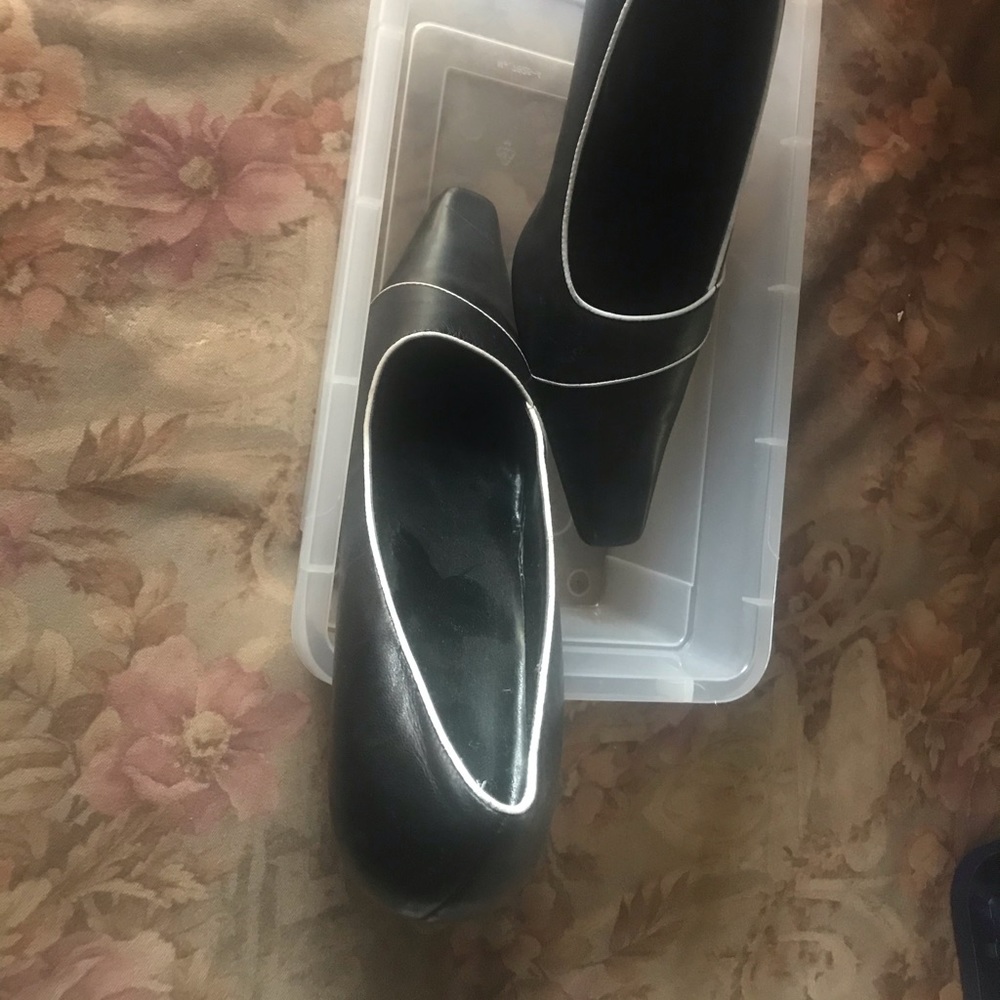 Ladies dress shoes